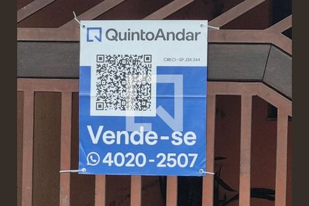 Casa à venda com 172m², 3 quartos e 2 vagasPlaquinha instalada no portão do imóvel