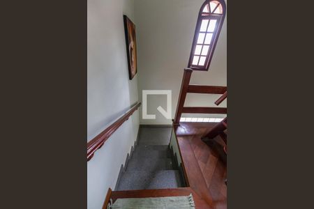 Escada Dormitórios de casa à venda com 3 quartos, 172m² em Vila Humaita, Santo André