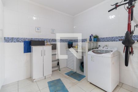 Casa à venda com 350m², 5 quartos e 6 vagasLavanderia