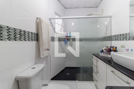 Casa à venda com 350m², 5 quartos e 6 vagasBanheiro da Suíte 1