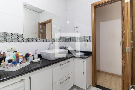 Casa à venda com 350m², 5 quartos e 6 vagasBanheiro da Suíte 1