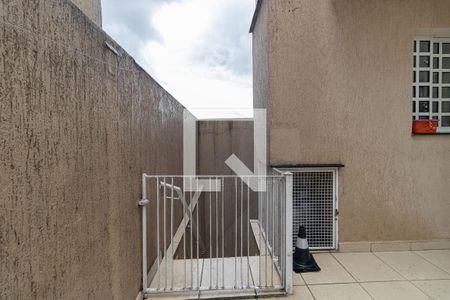 Casa à venda com 350m², 5 quartos e 6 vagasEscada