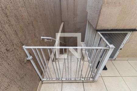 Casa à venda com 350m², 5 quartos e 6 vagasEscada