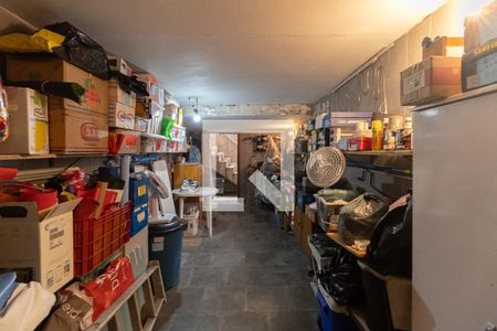 Casa à venda com 350m², 5 quartos e 6 vagasPorão