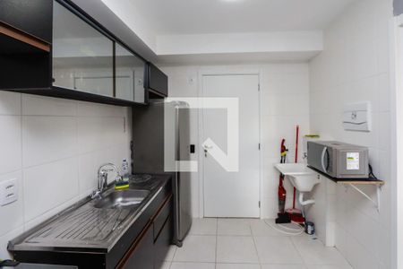 Cozinha de apartamento para alugar com 1 quarto, 27m² em Jardim Mirante, São Paulo