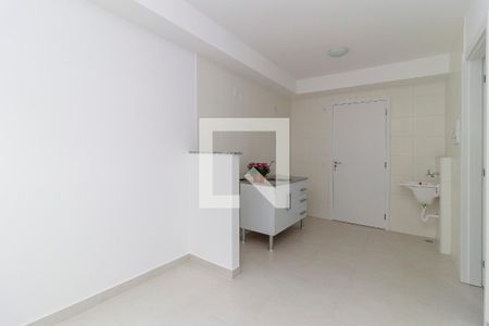 Sala de kitnet/studio para alugar com 1 quarto, 27m² em Jardim Mirante, São Paulo