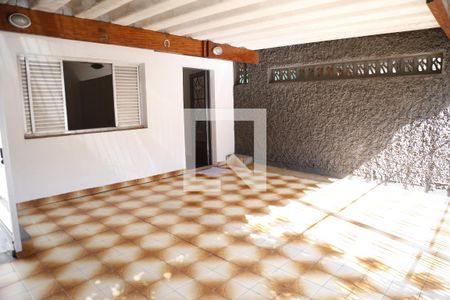 Casa à venda com 178m², 3 quartos e 2 vagasGaragem