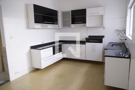 Casa à venda com 178m², 3 quartos e 2 vagasCozinha