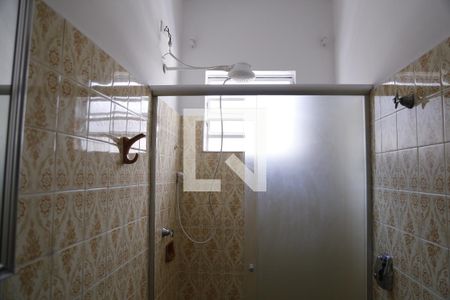 Casa à venda com 178m², 3 quartos e 2 vagasBanheiro