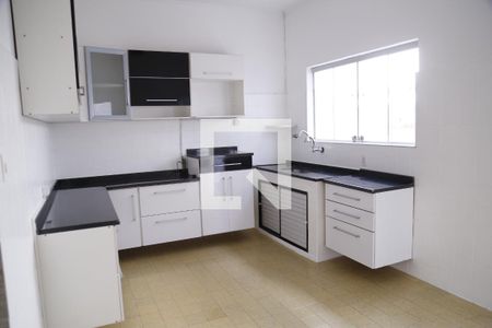 Casa à venda com 178m², 3 quartos e 2 vagasCozinha