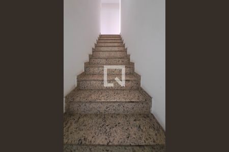 Escada de casa à venda com 3 quartos, 160m² em Olímpico, São Caetano do Sul