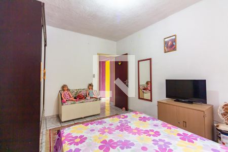 Casa à venda com 325m², 5 quartos e 4 vagas Casa à venda com 325m², 5 quartos e 4 vagasQuarto 2