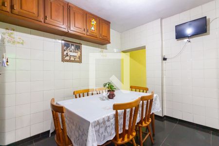 Casa à venda com 325m², 5 quartos e 4 vagas Casa à venda com 325m², 5 quartos e 4 vagasCozinha