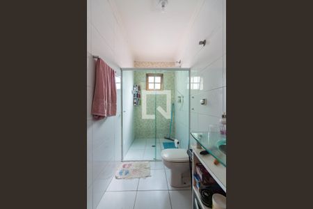 Casa à venda com 325m², 5 quartos e 4 vagas Casa à venda com 325m², 5 quartos e 4 vagasBanheiro 2