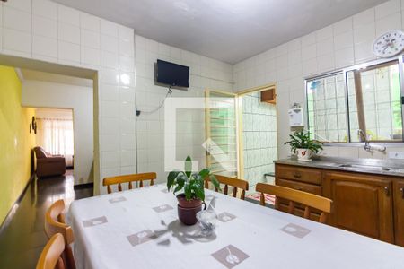 Casa à venda com 325m², 5 quartos e 4 vagas Casa à venda com 325m², 5 quartos e 4 vagasCozinha