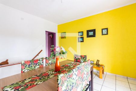 Casa à venda com 325m², 5 quartos e 4 vagas Casa à venda com 325m², 5 quartos e 4 vagasComodo