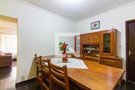 Casa à venda com 325m², 5 quartos e 4 vagas Casa à venda com 325m², 5 quartos e 4 vagasSala de Jantar