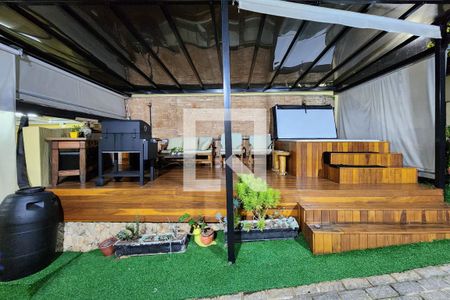 Casa à venda com 215m², 4 quartos e 6 vagas Casa à venda com 215m², 4 quartos e 6 vagasÁrea de Lazer