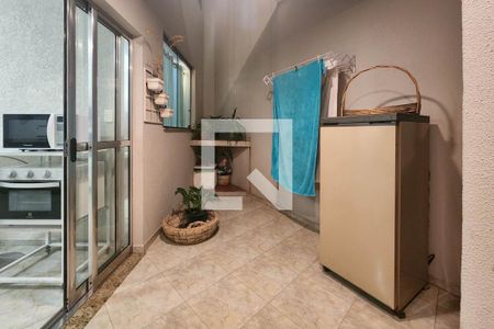 Casa à venda com 215m², 4 quartos e 6 vagas Casa à venda com 215m², 4 quartos e 6 vagasÁrea de Serviço