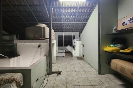 Casa à venda com 215m², 4 quartos e 6 vagas Casa à venda com 215m², 4 quartos e 6 vagasSótão