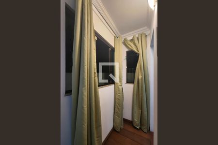 Casa à venda com 215m², 4 quartos e 6 vagas Casa à venda com 215m², 4 quartos e 6 vagasDetalhe da Suíte 2