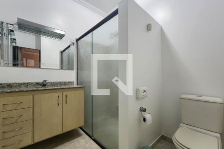 Casa à venda com 215m², 4 quartos e 6 vagas Casa à venda com 215m², 4 quartos e 6 vagasBanheiro da Suíte 1