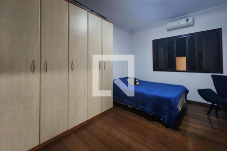 Casa à venda com 215m², 4 quartos e 6 vagas Casa à venda com 215m², 4 quartos e 6 vagasSuíte 3