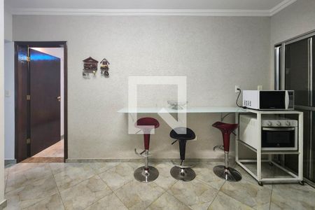 Casa à venda com 215m², 4 quartos e 6 vagas Casa à venda com 215m², 4 quartos e 6 vagasCozinha