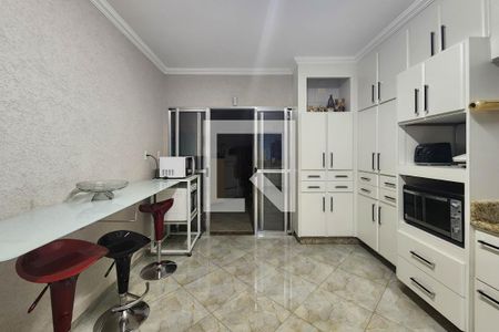 Casa à venda com 215m², 4 quartos e 6 vagas Casa à venda com 215m², 4 quartos e 6 vagasCozinha