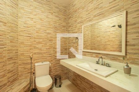 Casa de condomínio para alugar com 417m², 4 quartos e 3 vagasBanheiro Externo