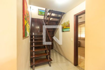 Escada de casa de condomínio para alugar com 4 quartos, 417m² em Campo Grande, Rio de Janeiro