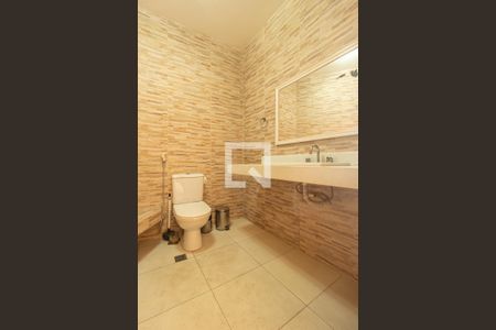 Casa de condomínio para alugar com 417m², 4 quartos e 3 vagasBanheiro Externo