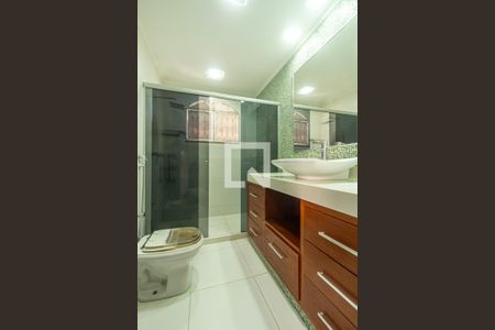 Casa de condomínio para alugar com 417m², 4 quartos e 3 vagasBanheiro Social 1