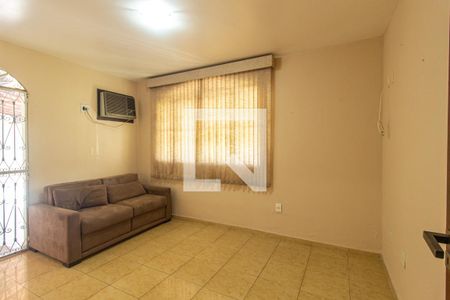 Casa de condomínio para alugar com 417m², 4 quartos e 3 vagasEscritório