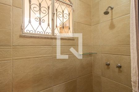 Casa de condomínio para alugar com 417m², 4 quartos e 3 vagasBanheiro Social 2