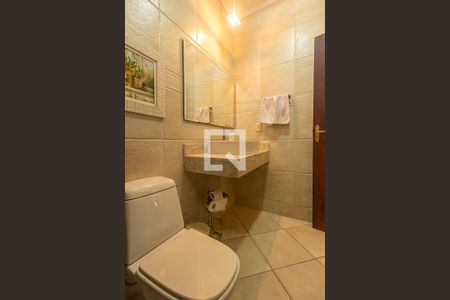 Casa de condomínio para alugar com 417m², 4 quartos e 3 vagasBanheiro Social 2