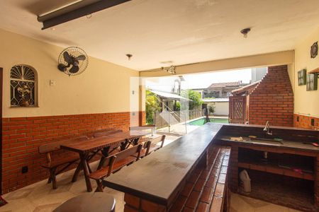 Casa de condomínio para alugar com 417m², 4 quartos e 3 vagasVaranda Gourmet