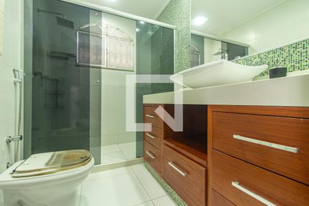 Casa de condomínio para alugar com 417m², 4 quartos e 3 vagasBanheiro Social 1