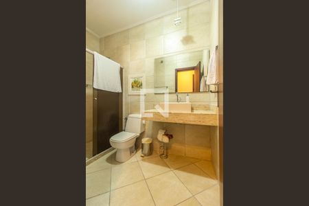 Casa de condomínio para alugar com 417m², 4 quartos e 3 vagasBanheiro Social 2