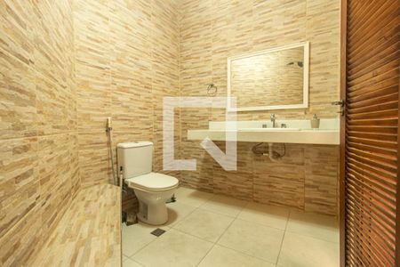 Casa de condomínio para alugar com 417m², 4 quartos e 3 vagasBanheiro Externo