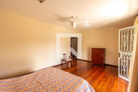 Casa de condomínio para alugar com 417m², 4 quartos e 3 vagasSuíte