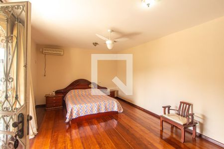 Casa de condomínio para alugar com 417m², 4 quartos e 3 vagasSuíte