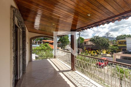 Casa de condomínio para alugar com 417m², 4 quartos e 3 vagasVaranda da Suíte