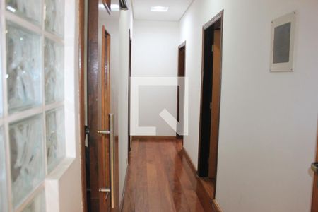 Casa para alugar com 260m², 4 quartos e 4 vagasCorredor dos quartos 