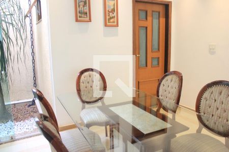 Casa para alugar com 260m², 4 quartos e 4 vagasSala