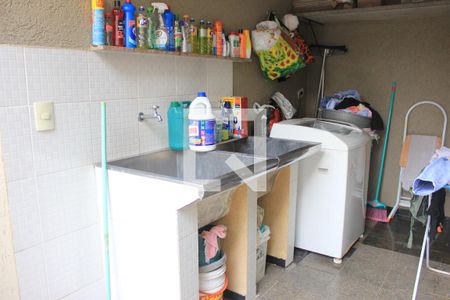 Casa para alugar com 260m², 4 quartos e 4 vagasLavanderia