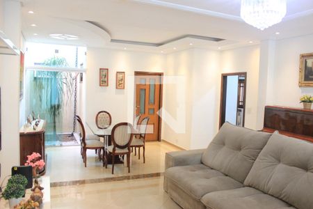 Sala de casa para alugar com 4 quartos, 260m² em Vila Milton, Guarulhos