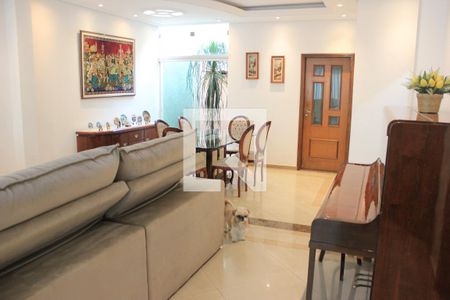 Sala de casa para alugar com 4 quartos, 260m² em Vila Milton, Guarulhos