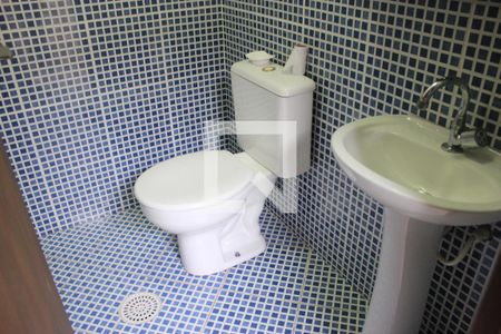 Casa para alugar com 260m², 4 quartos e 4 vagasBanheiro da edícula