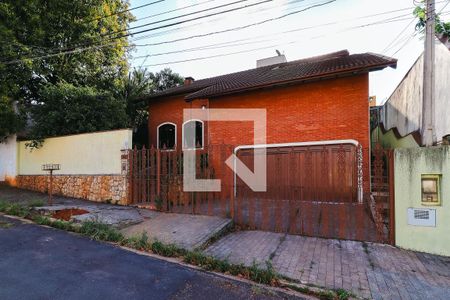 Casa para alugar com 250m², 3 quartos e 5 vagasFachada
